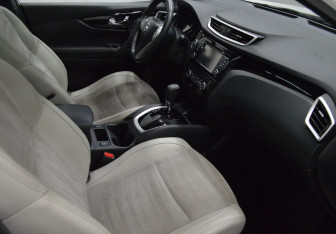 Подержанный автомобиль Nissan Qashqai 2017 года (12 фото)