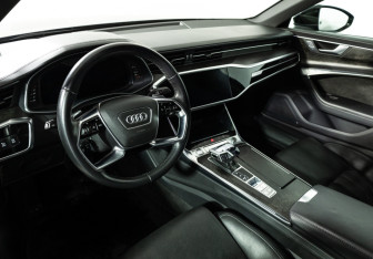 Подержанный автомобиль Audi A6 Sedan 2018 года (11 фото)