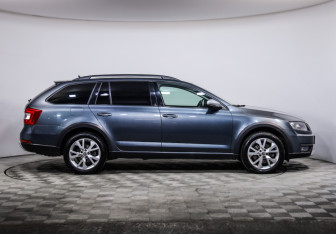 Подержанный автомобиль Skoda Octavia Wagon 2017 года (4 фото)