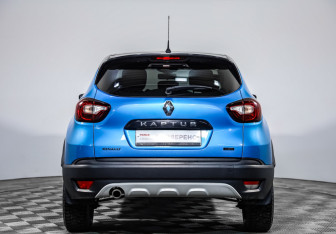 Подержанный автомобиль Renault Kaptur 2017 года (6 фото)