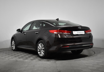 Подержанный автомобиль Kia Optima Sedan 2017 года (7 фото)