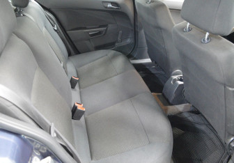 Подержанный автомобиль Opel Astra Hatchback 2010 года (13 фото)