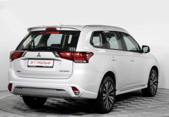 Новый Mitsubishi Outlander 2022 (5 фото)