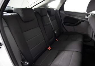Подержанный автомобиль Ford Focus Hatchback 2011 года (12 фото)