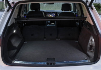 Подержанный автомобиль Volkswagen Touareg 2021 года (38 фото)