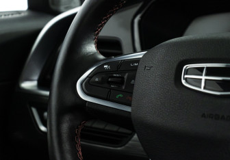 Подержанный автомобиль Geely Tugella 2023 года (26 фото)