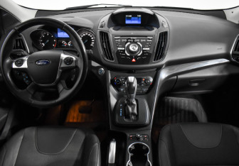 Подержанный автомобиль Ford Kuga 2013 года (13 фото)