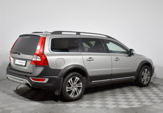 Подержанный автомобиль Volvo XC70 2012 года (5 фото)