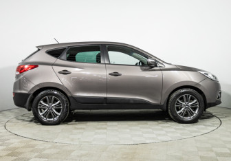Подержанный автомобиль Hyundai ix35 2014 года (4 фото)
