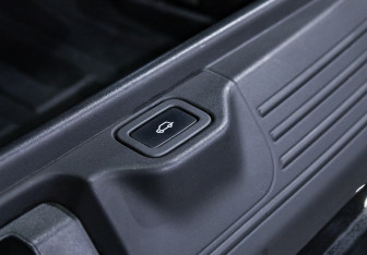 Подержанный автомобиль Land Rover Range Rover 2014 года (35 фото)