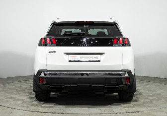 Подержанный автомобиль Peugeot 3008 2018 года (6 фото)