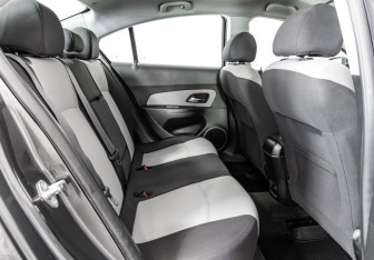 Подержанный автомобиль Chevrolet Cruze Sedan 2011 года (16 фото)