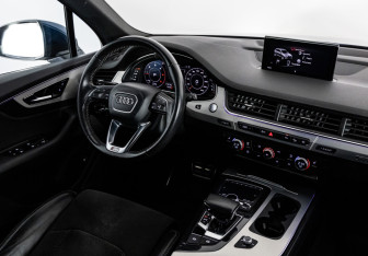 Подержанный автомобиль Audi Q7 2018 года (17 фото)