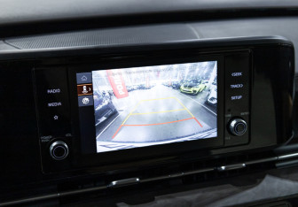 Подержанный автомобиль Kia Carnival 2021 года (20 фото)