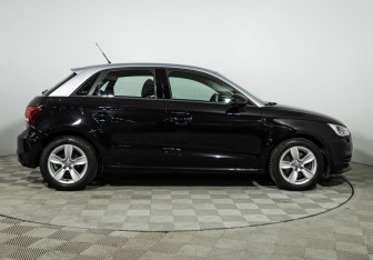 Подержанный автомобиль Audi A1 2015 года (4 фото)