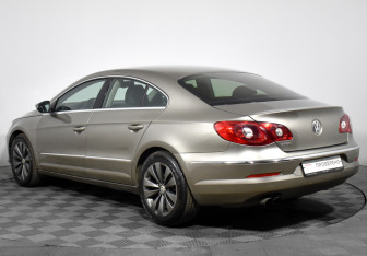 Подержанный автомобиль Volkswagen Passat CC 2011 года (7 фото)