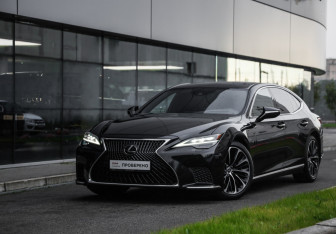 Подержанный автомобиль Lexus LS 2021 года (1 фото)