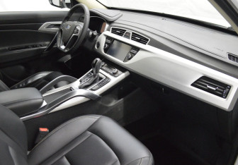 Подержанный автомобиль Geely Atlas 2021 года (12 фото)