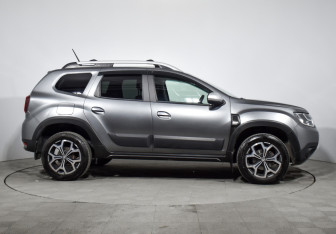 Подержанный автомобиль Renault Duster 2021 года (4 фото)