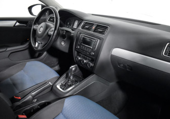 Подержанный автомобиль Volkswagen Jetta Sedan 2013 года (13 фото)