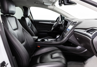 Подержанный автомобиль Ford Mondeo Sedan 2017 года (21 фото)