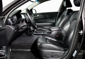 Подержанный автомобиль Kia Optima Sedan 2017 года (10 фото)