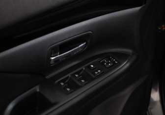 Подержанный автомобиль Mitsubishi Outlander 2018 года (14 фото)