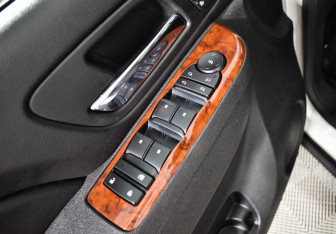 Подержанный автомобиль Chevrolet Tahoe 2013 года (19 фото)