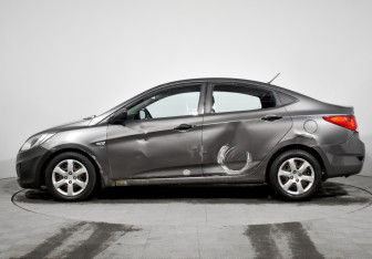 Подержанный автомобиль Hyundai Solaris Sedan 2011 года (8 фото)