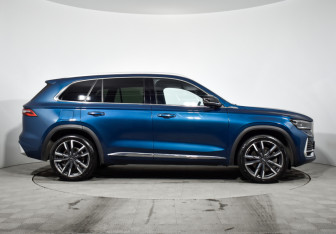 Подержанный автомобиль Geely Monjaro 2022 года (5 фото)