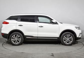 Подержанный автомобиль Geely Atlas 2020 года (4 фото)