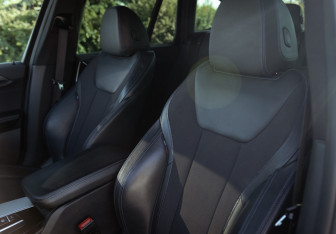 Подержанный автомобиль BMW X3 2018 года (23 фото)