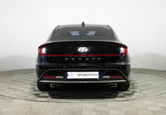 Подержанный автомобиль Hyundai Sonata 2019 года (6 фото)
