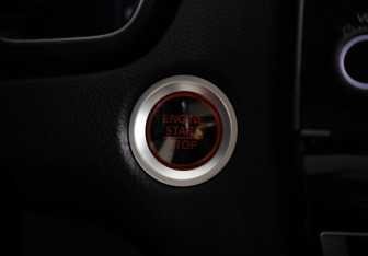 Подержанный автомобиль Honda CR-V 2017 года (16 фото)