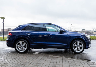 Подержанный автомобиль Audi Q8 2021 года (5 фото)