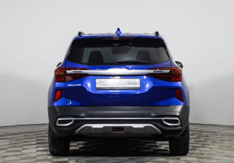 Подержанный автомобиль Kia Seltos 2022 года (6 фото)