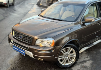 Подержанный автомобиль Volvo XC90 2012 года (4 фото)