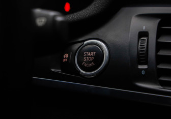 Подержанный автомобиль BMW X3 2012 года (14 фото)