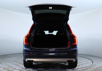 Подержанный автомобиль Volvo XC90 2020 года (7 фото)