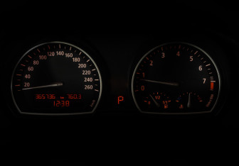 Подержанный автомобиль BMW X3 2008 года (26 фото)