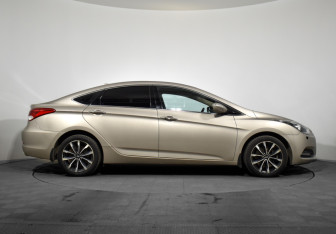 Подержанный автомобиль Hyundai i40 Sedan 2015 года (4 фото)