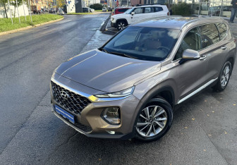 Подержанный автомобиль Hyundai Santa Fe 2019 года (4 фото)
