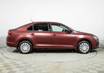 Подержанный автомобиль Skoda Rapid Liftback 2020 года (4 фото)