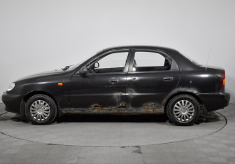 Подержанный автомобиль Chevrolet Lanos 2008 года (8 фото)