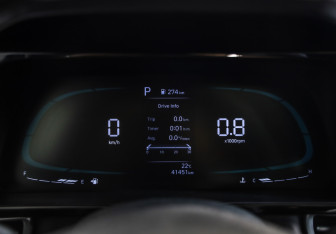 Подержанный автомобиль Hyundai Elantra Sedan 2023 года (12 фото)