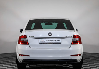 Подержанный автомобиль Skoda Octavia Liftback 2015 года (6 фото)