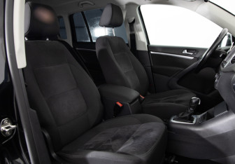 Подержанный автомобиль Volkswagen Tiguan 2012 года (17 фото)