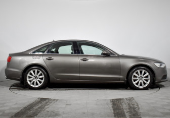 Подержанный автомобиль Audi A6 Sedan 2011 года (4 фото)