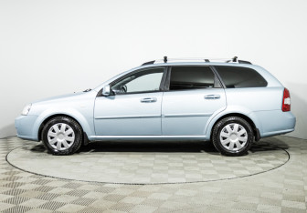 Подержанный автомобиль Chevrolet Lacetti Wagon 2012 года (8 фото)