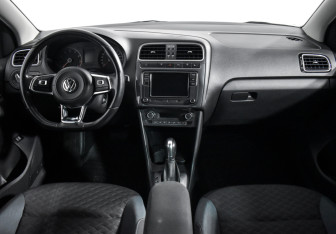Подержанный автомобиль Volkswagen Polo Sedan 2020 года (14 фото)